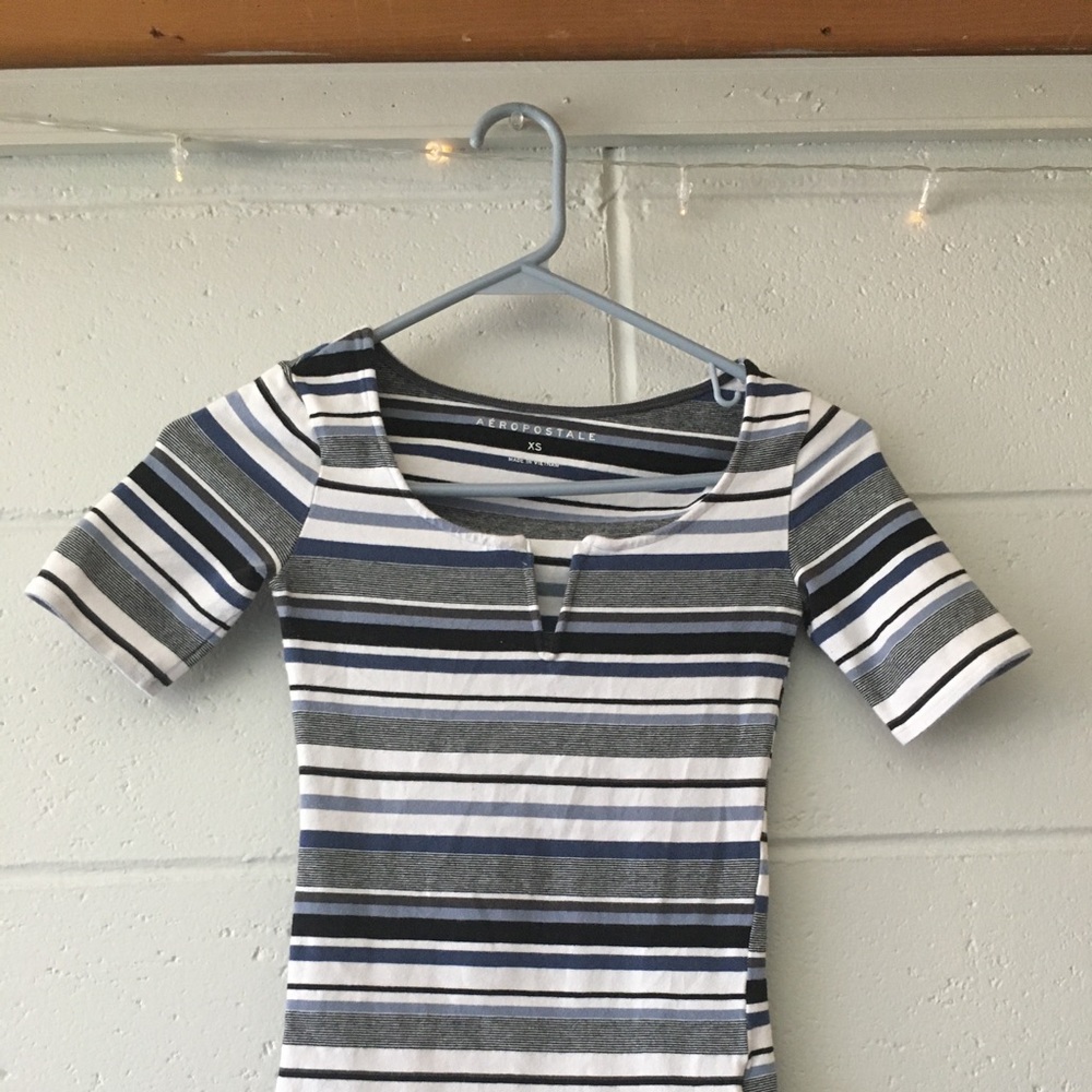 aeropostle v-neck form fitting crop top